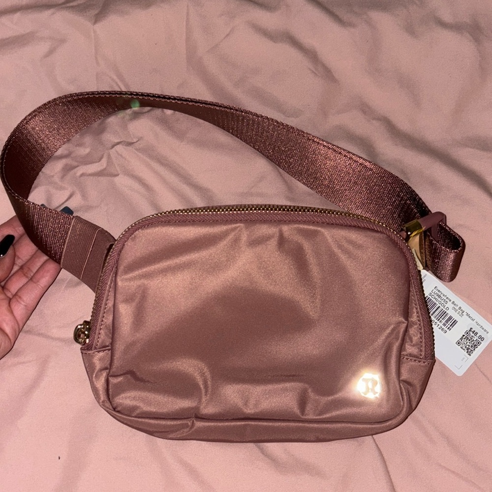 NWT Lululemon Rose Gold Everyday Hardware Belt Bag